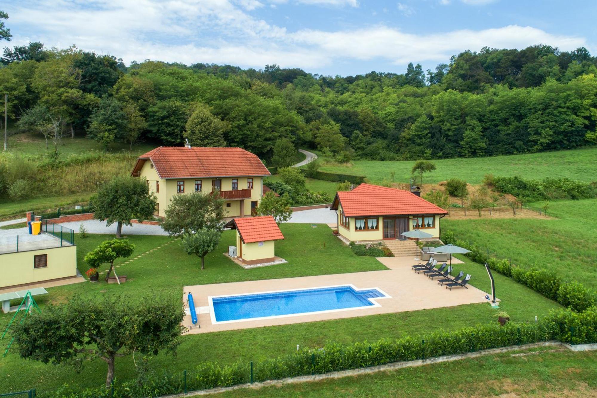 Ruralna Kuca 'Villa Zagorka' Za Odmor Sa Bazenom I Bocalistem Donja Pacetina Екстериор снимка